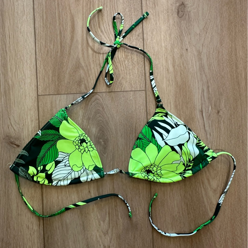 Aerie size medium bikini top